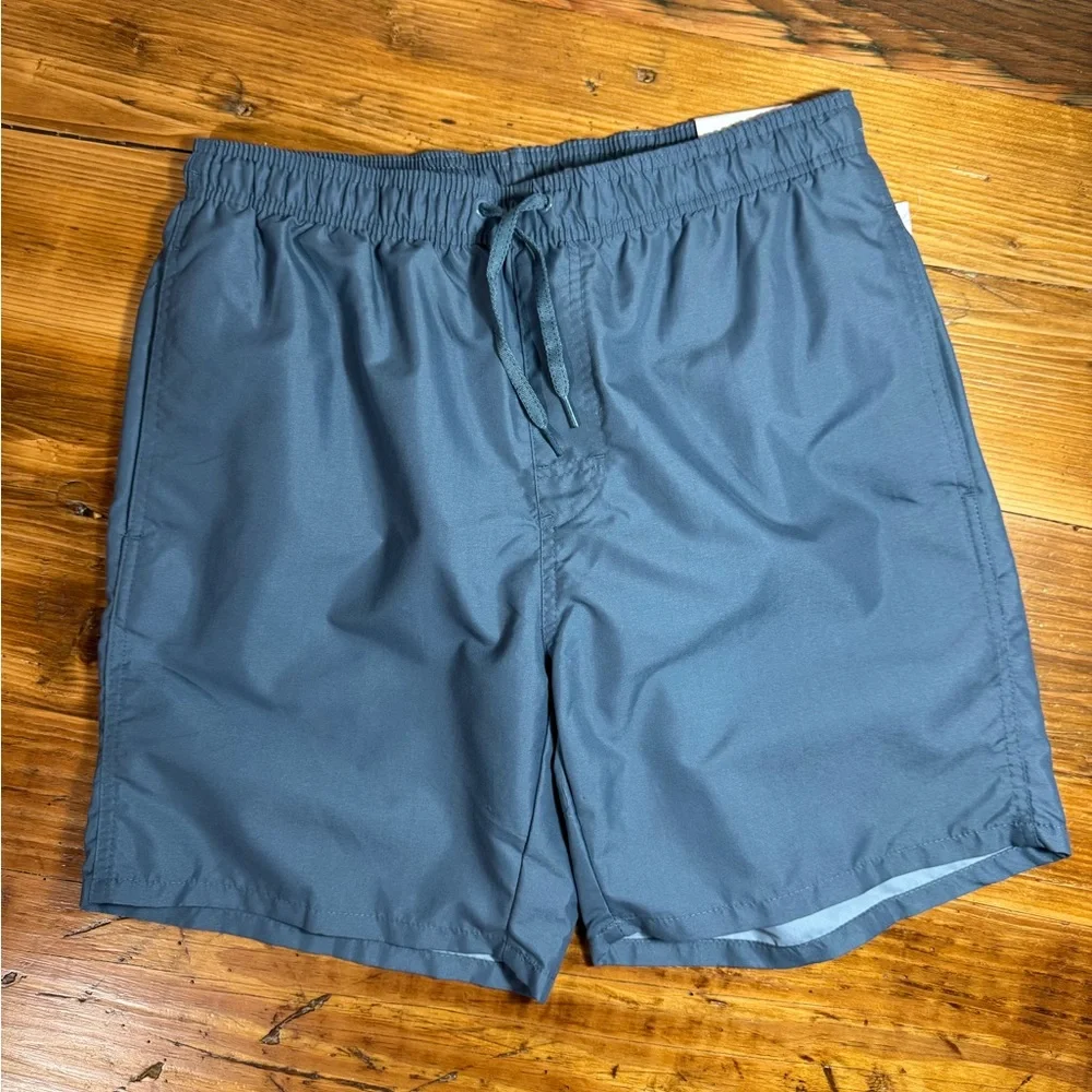 Old Navy Men Solid Swim Trunks 7-inch inseam Wintry Waters Blue Built in Brief M